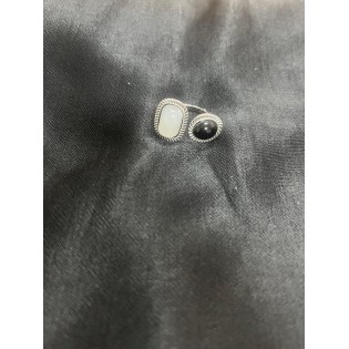 Anillo piedras